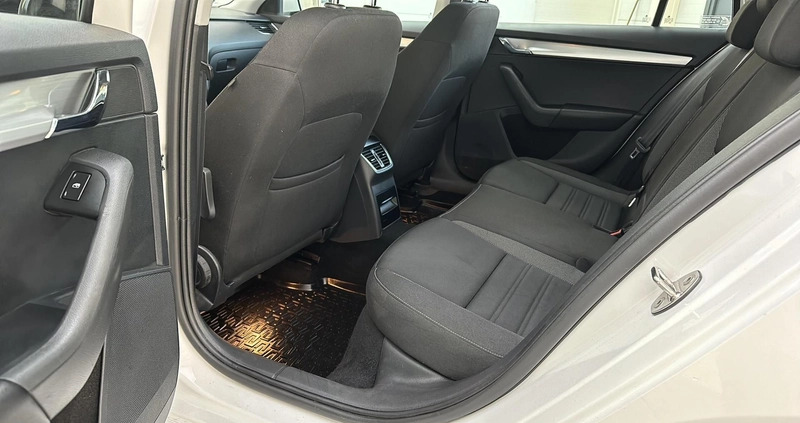 Skoda Octavia cena 66900 przebieg: 75940, rok produkcji 2019 z Torzym małe 352